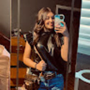 Meet your Posher, Ava